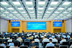 成了“大模子基座+垂域使用+智能生态”的全栈能